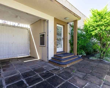 ![CDATA[Casa para Venda - 200m², 3 dormitórios, 4 vagas - Glória]]