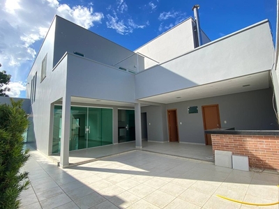Condomínio Residencial Quinta das Laranjeiras Casa duplex de 5 quartos com suítes