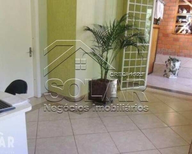 Linda Casa com 3 dormitórios com suite e piscina