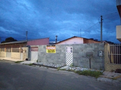 Linda casa com piscina no Conjunto N. República ótima localização.