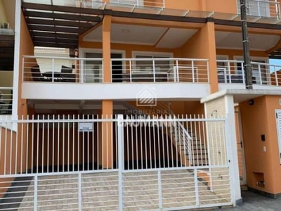 Lindo sobrado triplex próximo ao mar