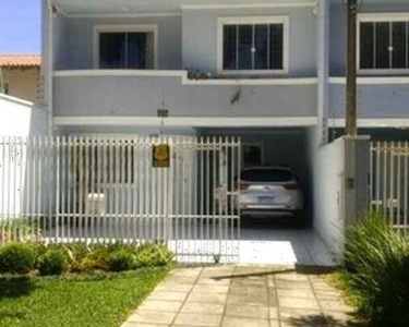 Sobrado triplex no Guabirotuba