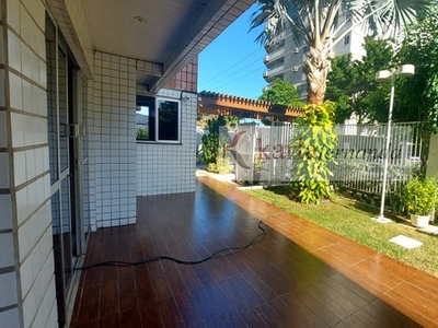 VENDO apartamento, Cocó, 100m, 3 quartos com excelente localização.