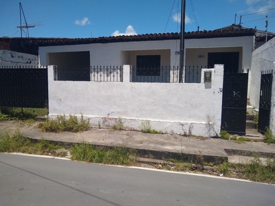 Vendo casa no benedito bentes 1 em Maceió.