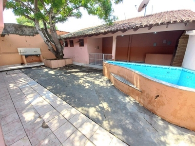 Vendo casa no Cj Augusto Montenegro/ Lírio do Vale, 03 qts, edícula/ churrasq., piscina