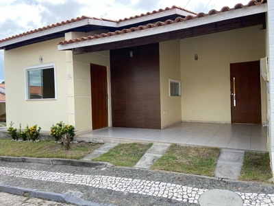 vendo casa sendo 3/4 e uma suíte