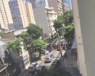 Apartamento à venda em Icaraí, sol da manhã, frente com pé direito alto