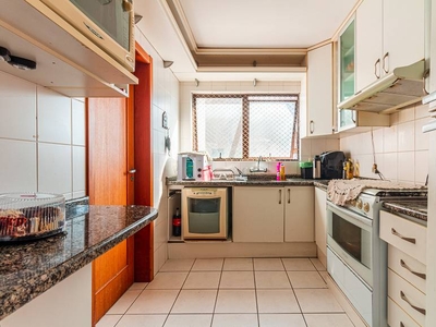 Apartamento com 3 Quartos e 3 banheiros à Venda, 113 m² por R$ 900.000