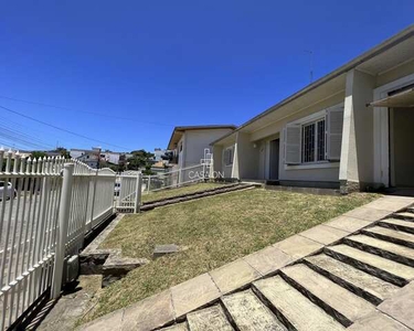 CASA COM TRÊS DORMITÓRIOS NO BAIRRO BELA VISTA