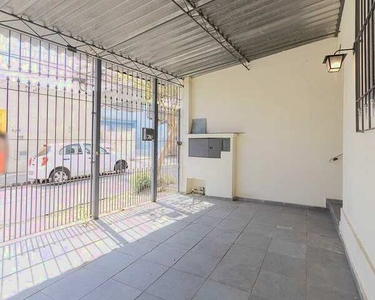 Casa Padrão, 3 dormitórios, 2 banheiro, 2 vagas na garagem, 102M² de Área Construída, 102M