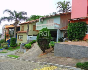 ![CDATA[Casa Condominio para Venda - 190.4m², 3 dormitórios, sendo 1 suites, 4 vagas - No