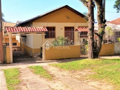 Casa com 3 quartos à venda na avenida frei henrique de coimbra, 96, vila ipiranga, porto alegre, 200 m2 por r$ 630.000