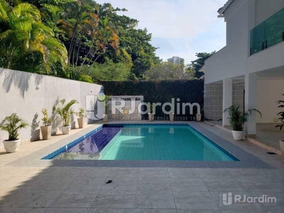 Casa em Barra da Tijuca, Rio de Janeiro/RJ de 420m² 5 quartos à venda por R$ 4.499.000,00