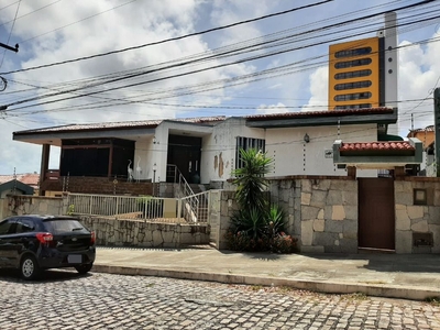 Casa em Candelária, Natal/RN de 520m² 4 quartos à venda por R$ 1.199.000,00