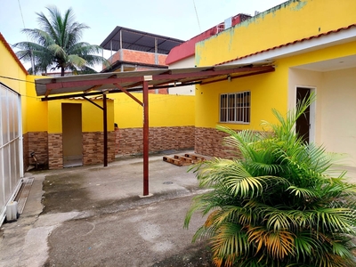 Casa em Comendador Soares, Nova Iguaçu/RJ de 300m² 3 quartos à venda por R$ 489.000,00