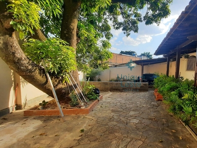 Casa em Horto Florestal, Belo Horizonte/MG de 354m² 4 quartos à venda por R$ 1.114.000,00