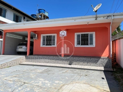 Casa em Serraria, São José/SC de 180m² 2 quartos à venda por R$ 529.000,00