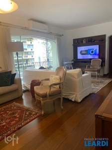 Apartamento à venda em Alto de Pinheiros com 138 m², 3 quartos, 2 suítes, 2 vagas