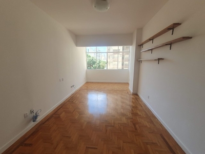 Apartamento para aluguel possui 93 metros quadrados com 2 quartos em Santa Cecília - São P