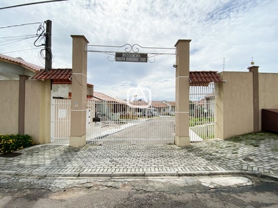 Casa 100m² com 2 quartos, área gourmet semimobiliada em condomínio no Bom Jesus em SJPinha
