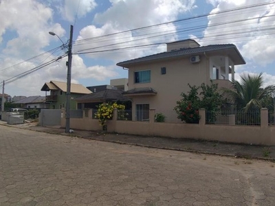 Casa de 3 dormitórios para alugar no Campeche