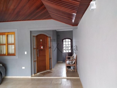 Casa Sobrado - Bosque dos Ipês - 4 Dormitórios - 240m².