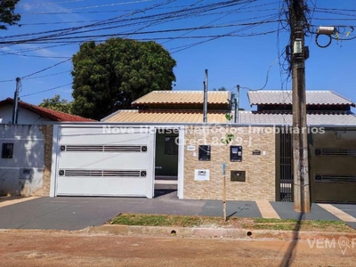 Casa Térrea com 2 Quartos à Venda por R$ 350.000
