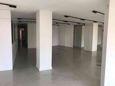 Andar para alugar no bairro São Pedro, 300m²