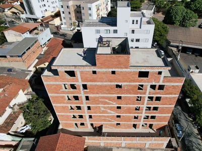Apartamento com 2 quartos à venda no bairro Ana Lúcia, 58m²
