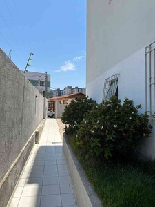 Apartamento com 2 quartos à venda no bairro Ana Lúcia, 60m²