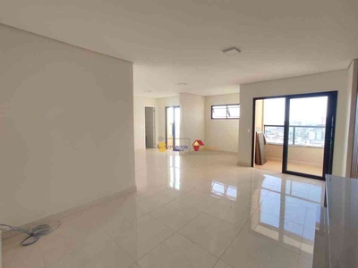 Apartamento com 3 quartos à venda no bairro Centro, 240m²