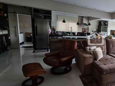 Apartamento com 3 quartos à venda no bairro Parque Reboucas, 133m²
