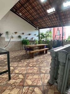 Casa com 3 quartos à venda no bairro Buritis, 480m²