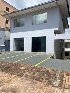 Casa Comercial com 15 quartos para alugar no bairro Prado, 500m²