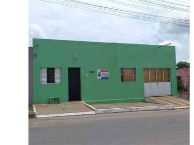 Casa com 2 quartos à venda no bairro Arvorezinha, 184m²