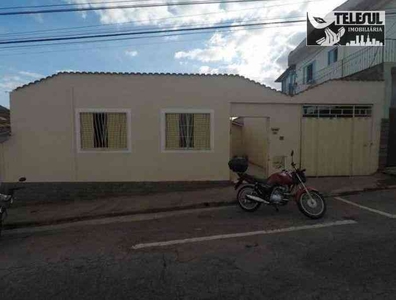 Casa com 2 quartos à venda no bairro Bom Pastor, 350m²
