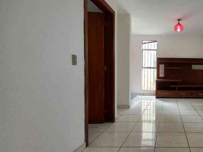 Casa com 2 quartos à venda no bairro Cândida Ferreira, 67m²