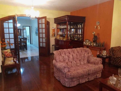 Casa com 2 quartos à venda no bairro Carlos Prates, 360m²