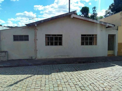 Casa com 2 quartos à venda no bairro Centro, 360m²