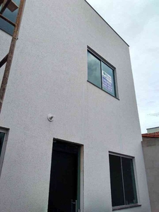 Casa com 2 quartos à venda no bairro Fonte Grande, 60m²