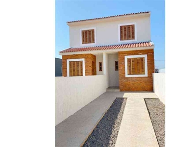 Casa com 2 quartos à venda no bairro Jardim Algarve, 75m²