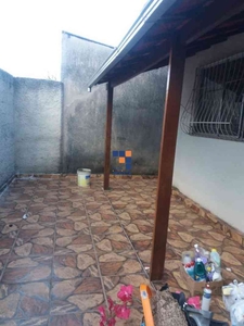 Casa com 2 quartos à venda no bairro Novo Horizonte, 60m²