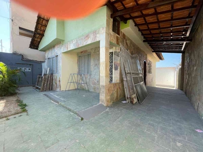 Casa com 2 quartos à venda no bairro Parque Recreio, 300m²