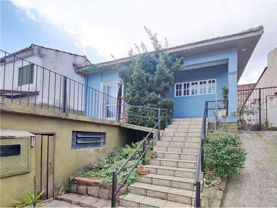 Casa com 2 quartos à venda no bairro Partenon, 121m²