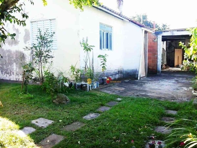 Casa com 2 quartos à venda no bairro Pinheirinho, 240m²