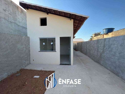 Casa com 2 quartos à venda no bairro Resplendor, 100m²