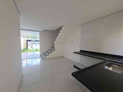 Casa com 2 quartos à venda no bairro Senhora de Fátima, 90m²