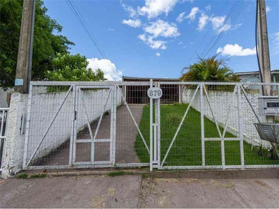 Casa com 2 quartos à venda no bairro Sítio Gaúcho, 60m²