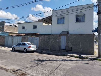 Casa com 2 quartos à venda no bairro São Joaquim, 360m²