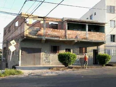 Casa com 2 quartos à venda no bairro Urca, 340m²